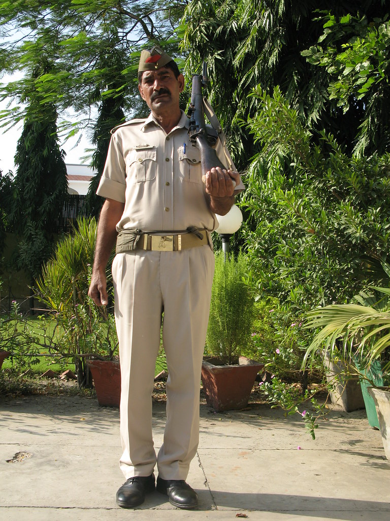 UP Police Constable Salary Per Month Check In Hand Salary Grade Pay  Allowances Payscale - यूपी पुलिस कांस्टेबल को कितनी मिलती है सैलरी, जानें  कैसे होता है चयन | Times Now Navbharat